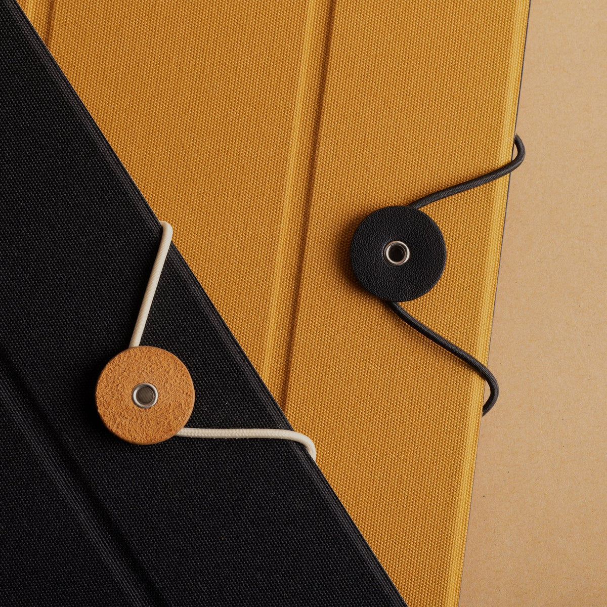 Native Union Folio etui til iPad Pro 12,9" / iPad Air 13" - Svart