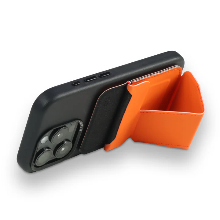 Decoded Magnetisk kortholder i silikon med stativ - Apricot