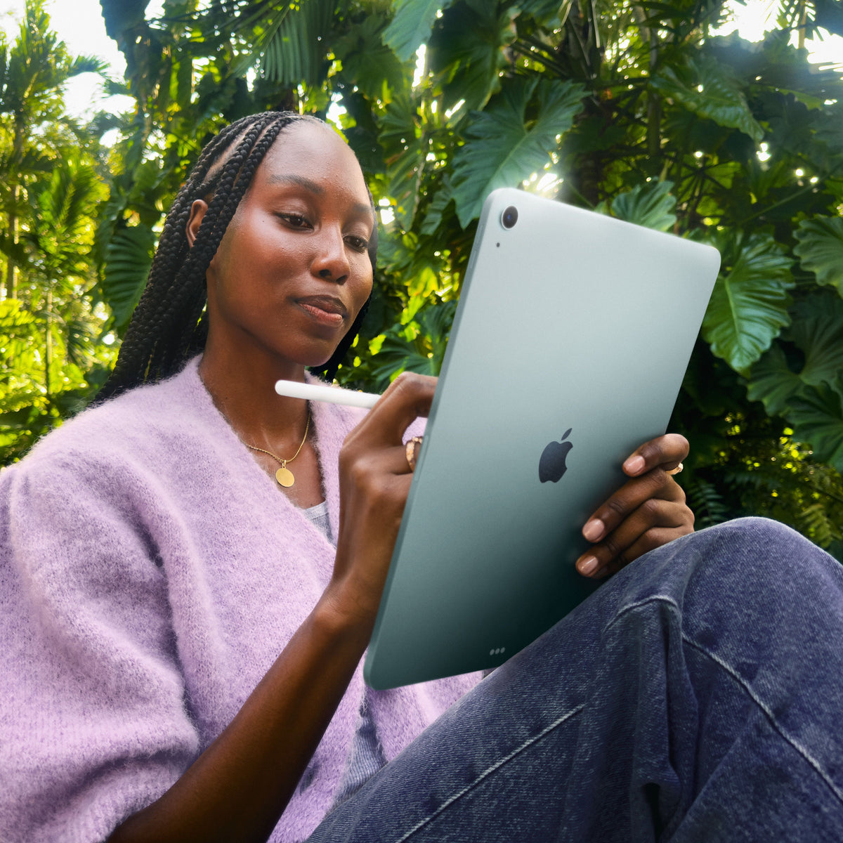 iPad_Air_11-in_M4_Cellular_Purple_PDP_Image_Position_8__en-WW