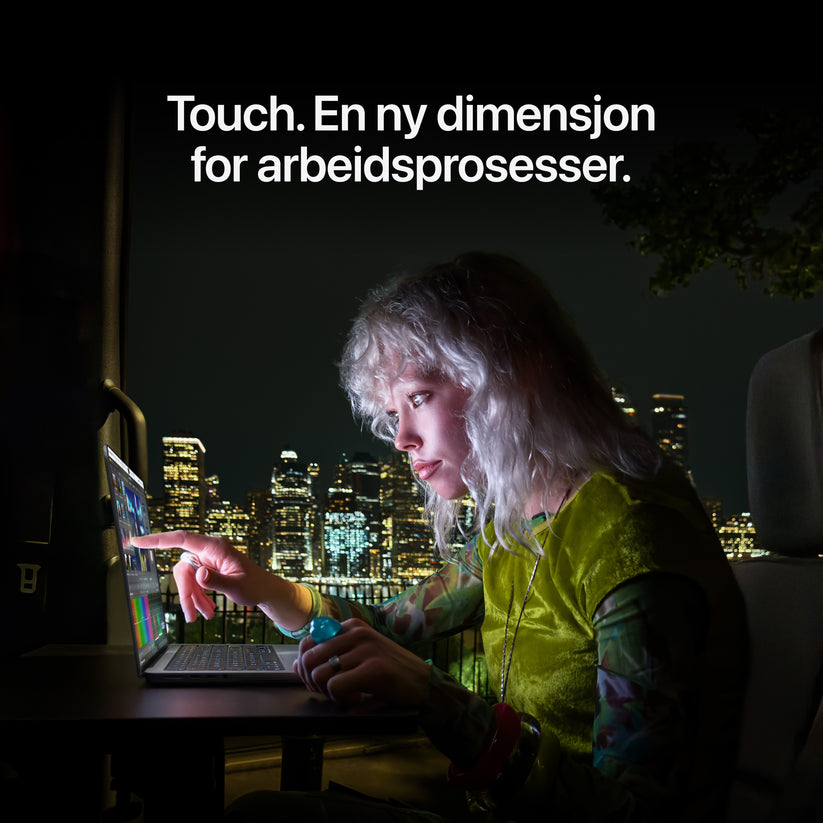 MacBook_Pro_PROLED_XDR_Display_16-in_M5_Pro_Silver_PDP_Image_Position_4__no-NO