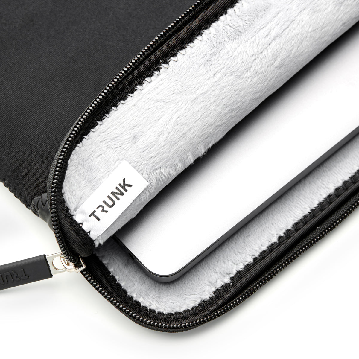 Trunk Neoprene Mappe til MacBook 13" - Svart