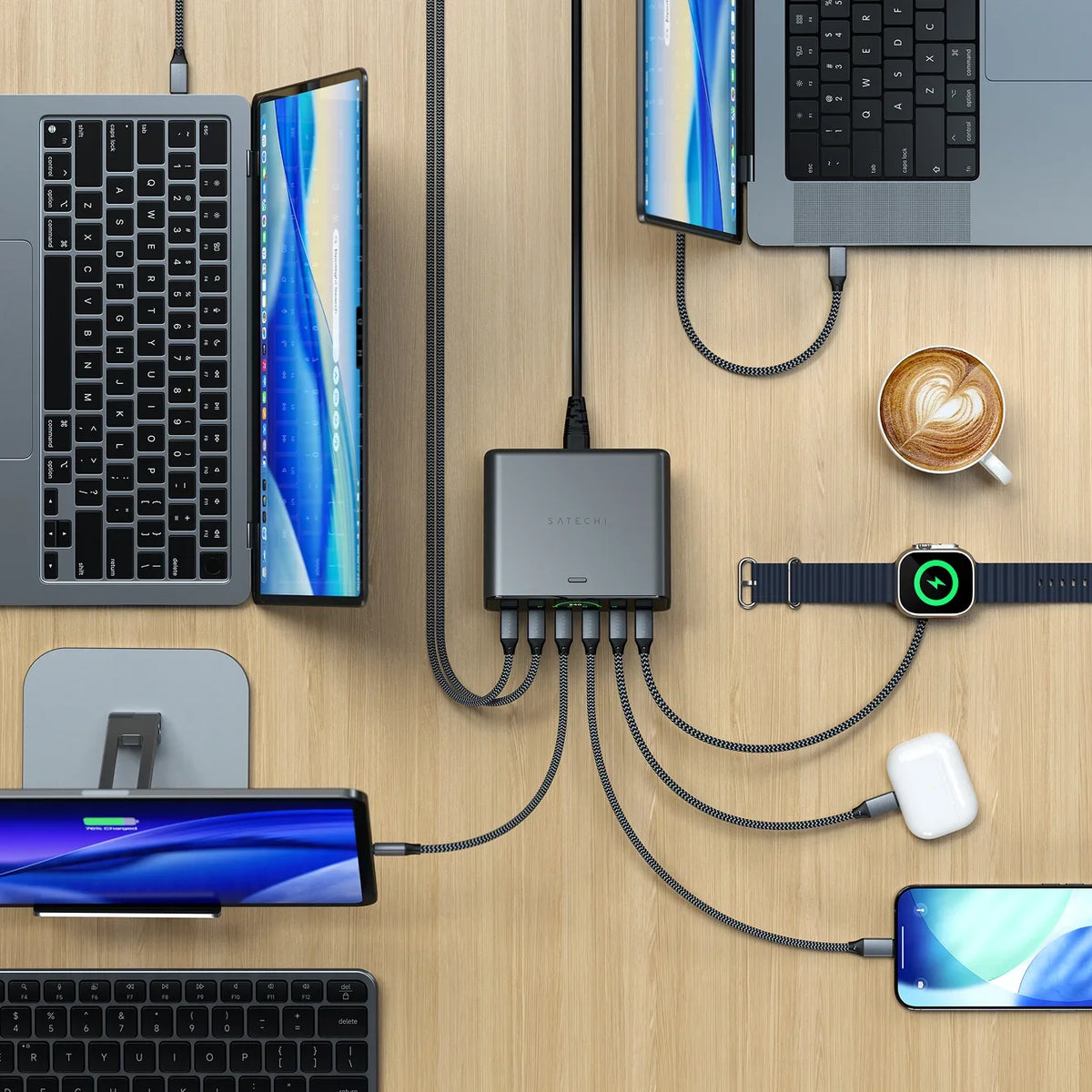 Satechi ChargeView 240W USB-C Multilader med skjerm